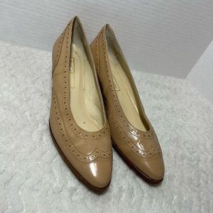 Evan Picone Women's Tan Patent Leather Wing Tip Heels Size 8N Made In Italy
